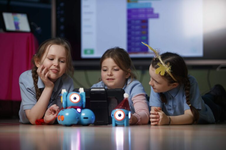 How a Kirriemuir school’s STEM club for girls is breaking down gender stereotype